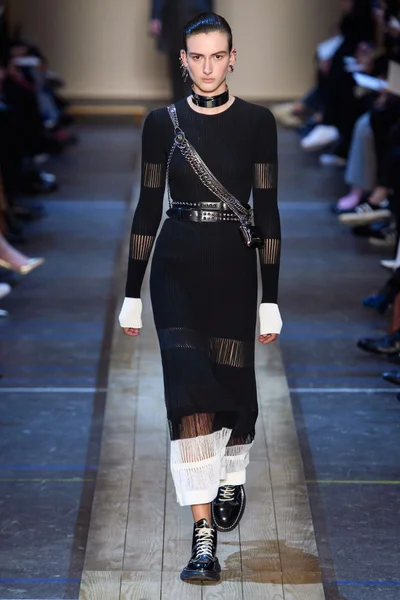 Look 3